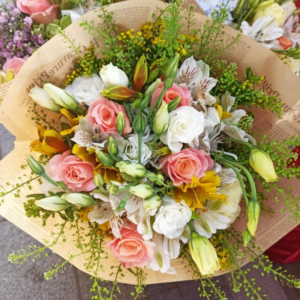 זר פרחים שמח