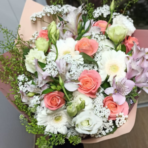 זר דים סלמוניים וליזיאנטוס